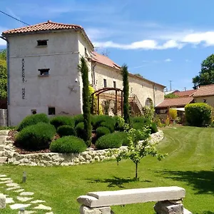 auvergnathome.hotels-rhonealpes.com/
