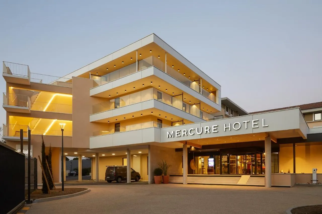 Mercure Avignon Gare Tgv 4*,