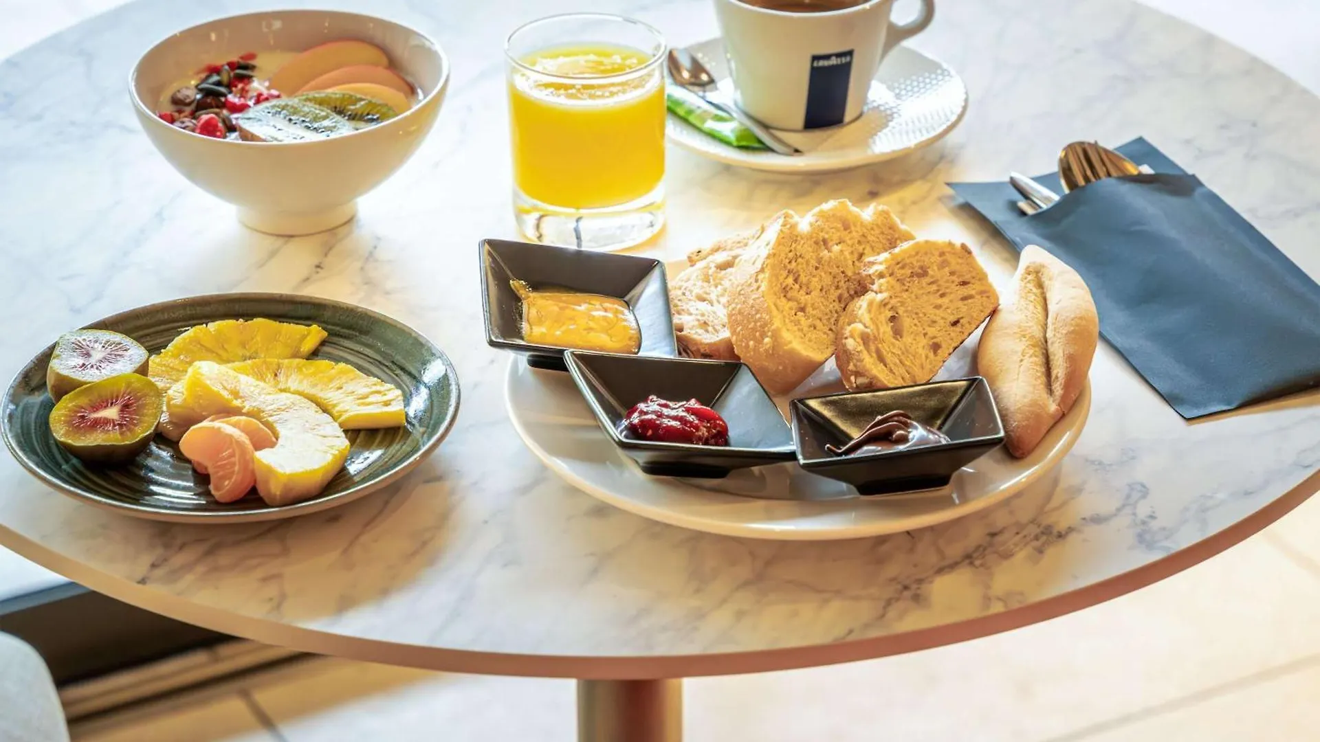 Mercure Avignon Gare Tgv 4*,